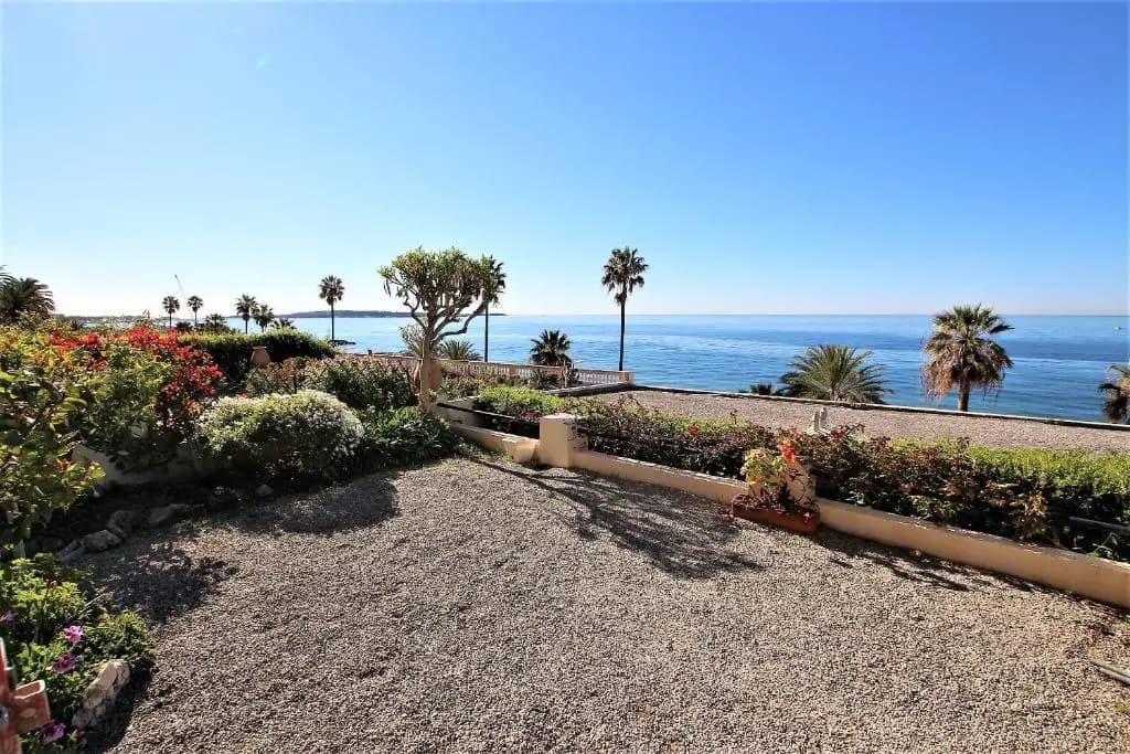 Sea View Apartment - Photo 4