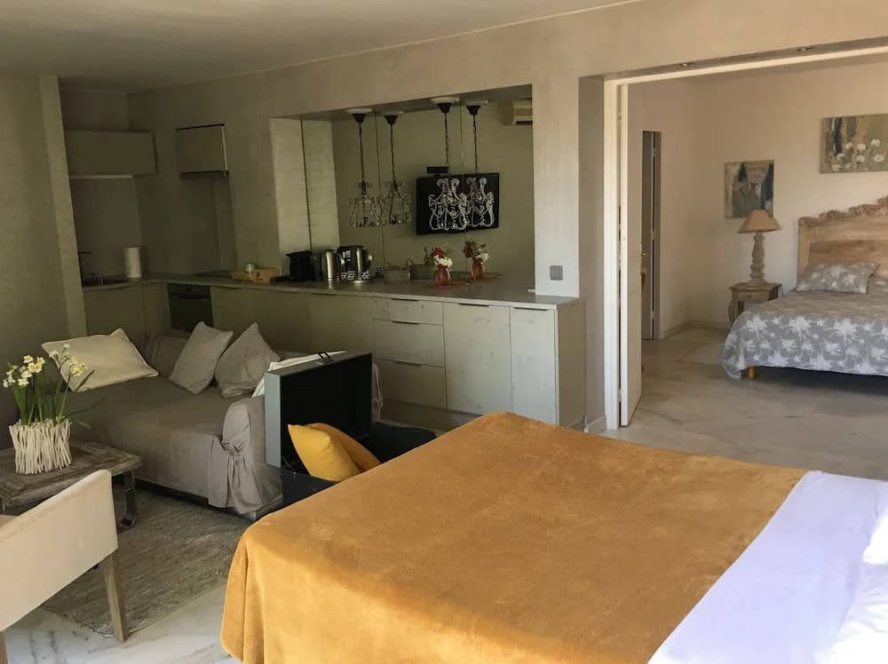 Apartment Borromees - Photo 4