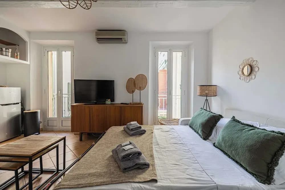 Charming Apartment in the Heart of Le Suquet - Photo 5