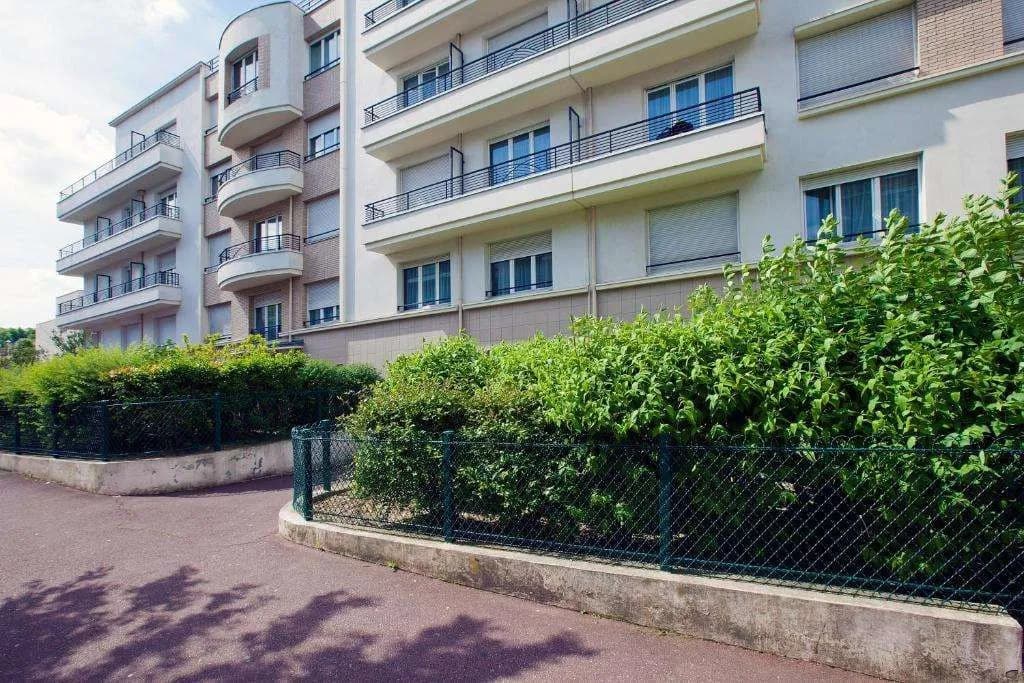 Séjours & Affaires Paris Nanterre - Photo 1