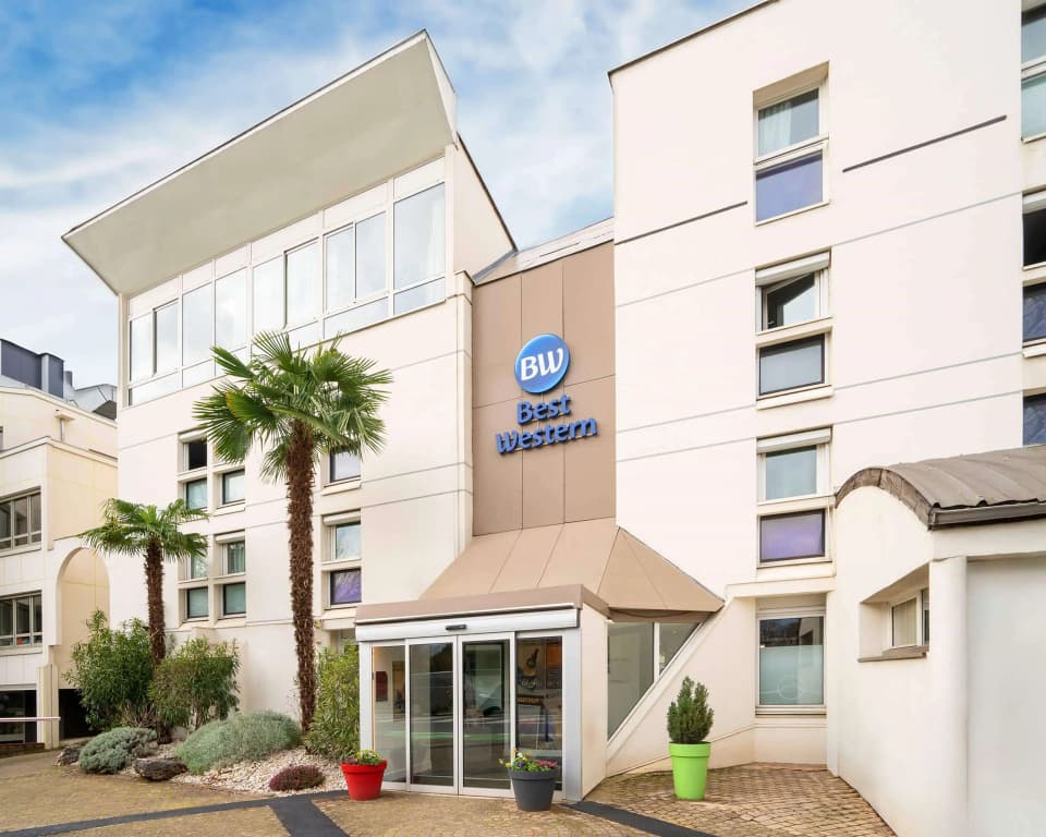 Best Western Voiron Centre - Photo 1