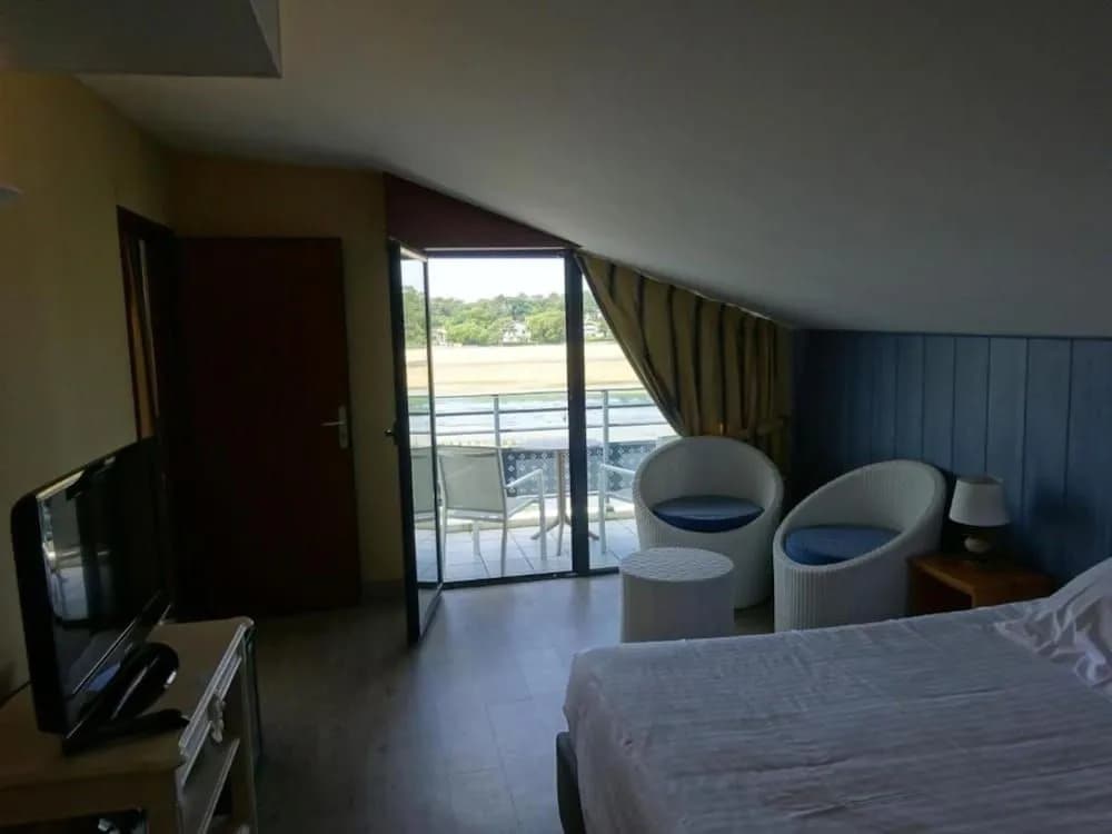 Le Pavillon Bleu - Photo 4