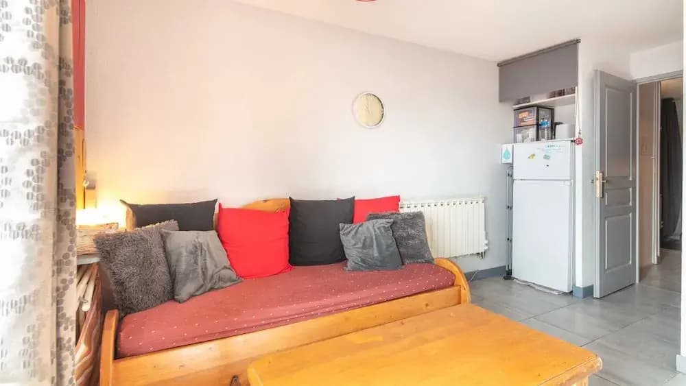 Mountain-view Apartment for 6 Guests - Photo 3