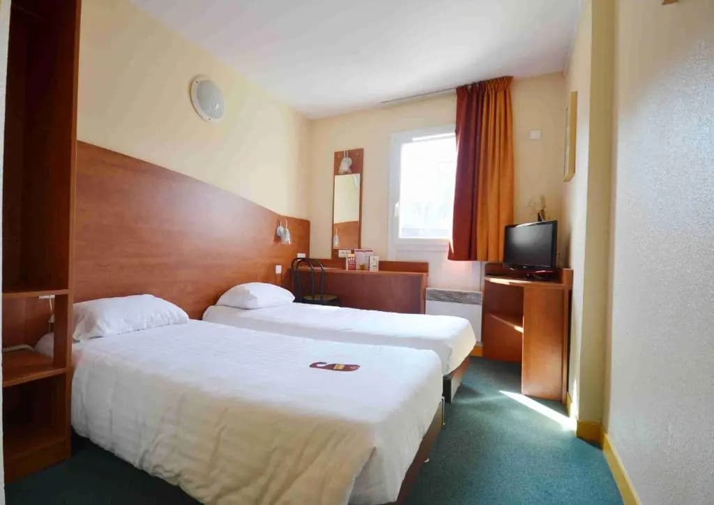 Adams Hotel - Photo 4
