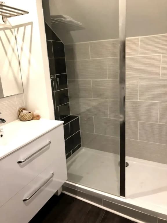 Downtown Living With a View, Ideal for 4 - Miniature 8