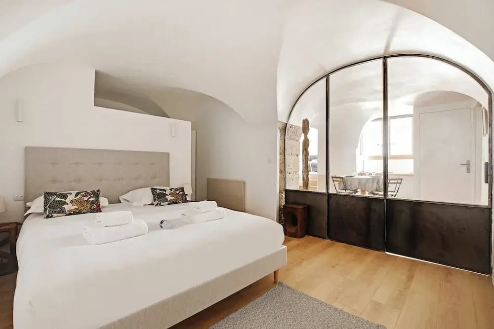 Authentic Apartment - 2br/4p - Monnaie - Photo 3