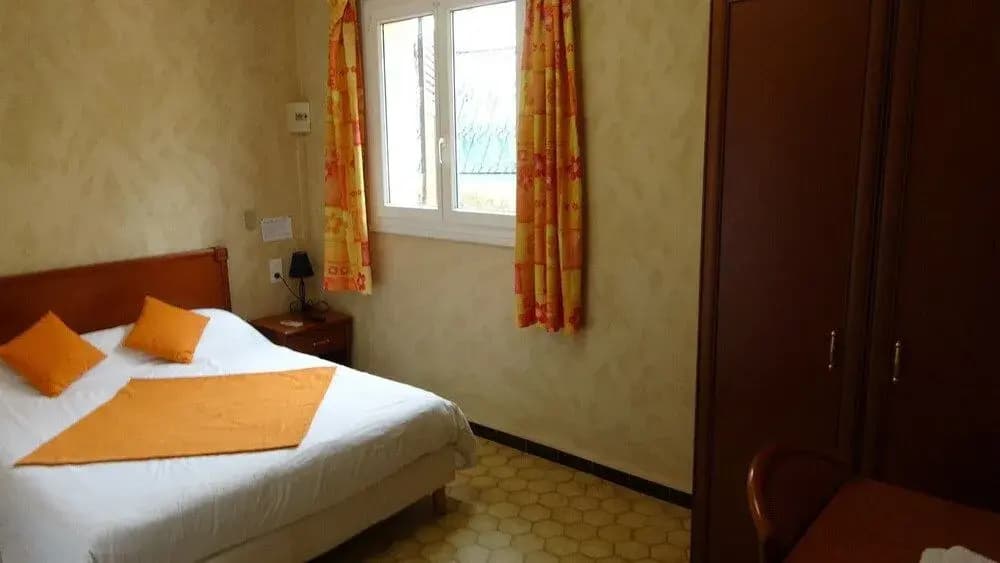 Hôtel Charles - Miniature 6