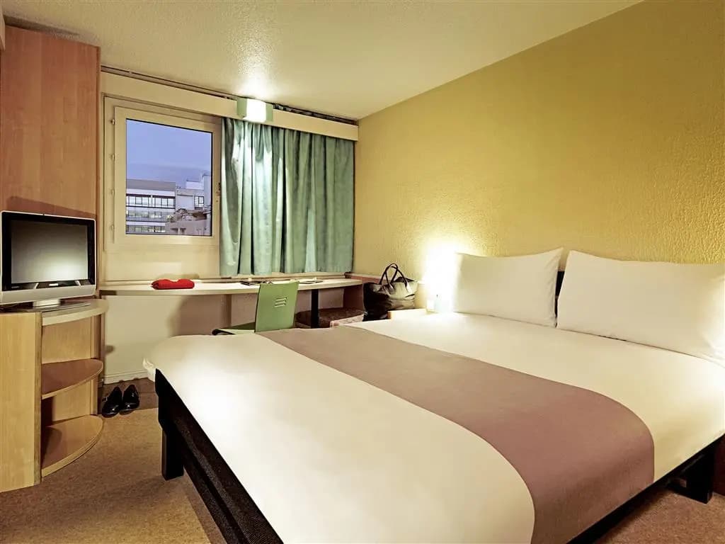 ibis Montbeliard - Miniature 6
