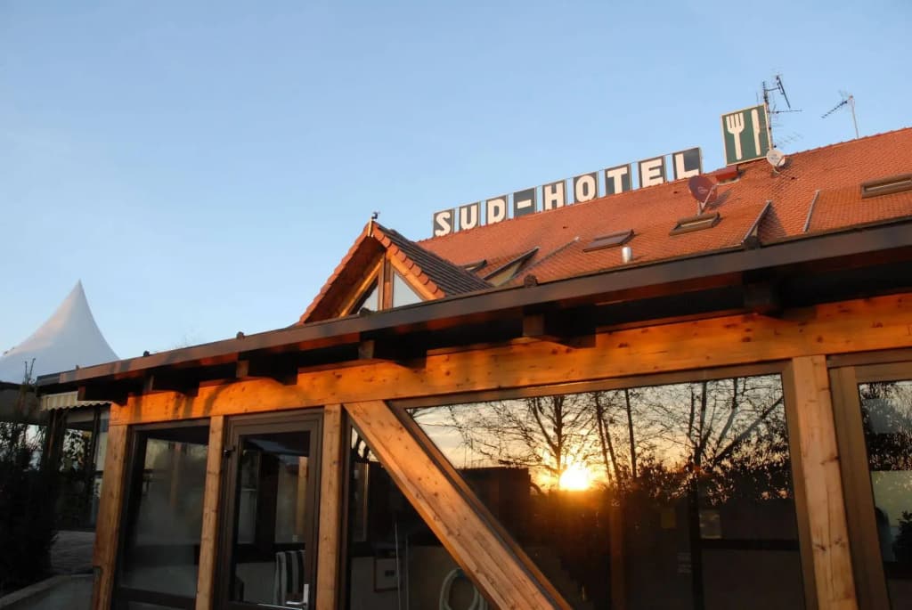 Sud Hôtel - Photo 1
