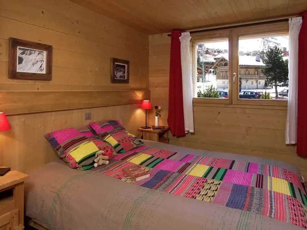 Chalet in Les 2 Alpes Near Ski Piste - Photo 3