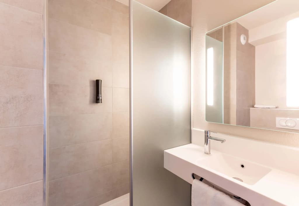 B&B HOTEL Aix-Les-Bains - Miniature 8