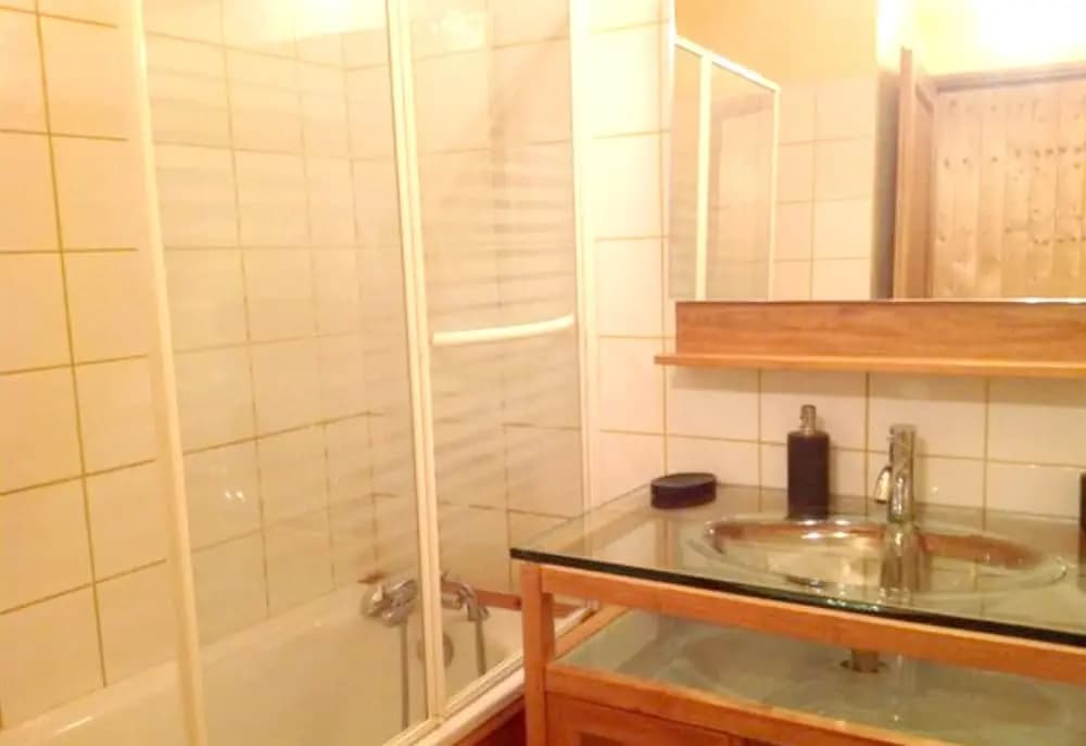 Apartment With 3 Bedrooms in Peisey-nancroix, With Wonderful Mountain View, Enclosed Garden and Wifi - 22 km From the Slop...