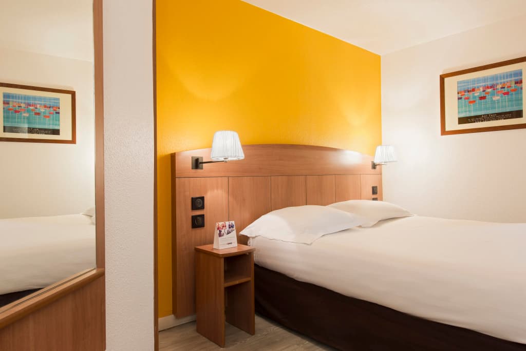 Comfort Hotel Grenoble Meylan - Photo 2