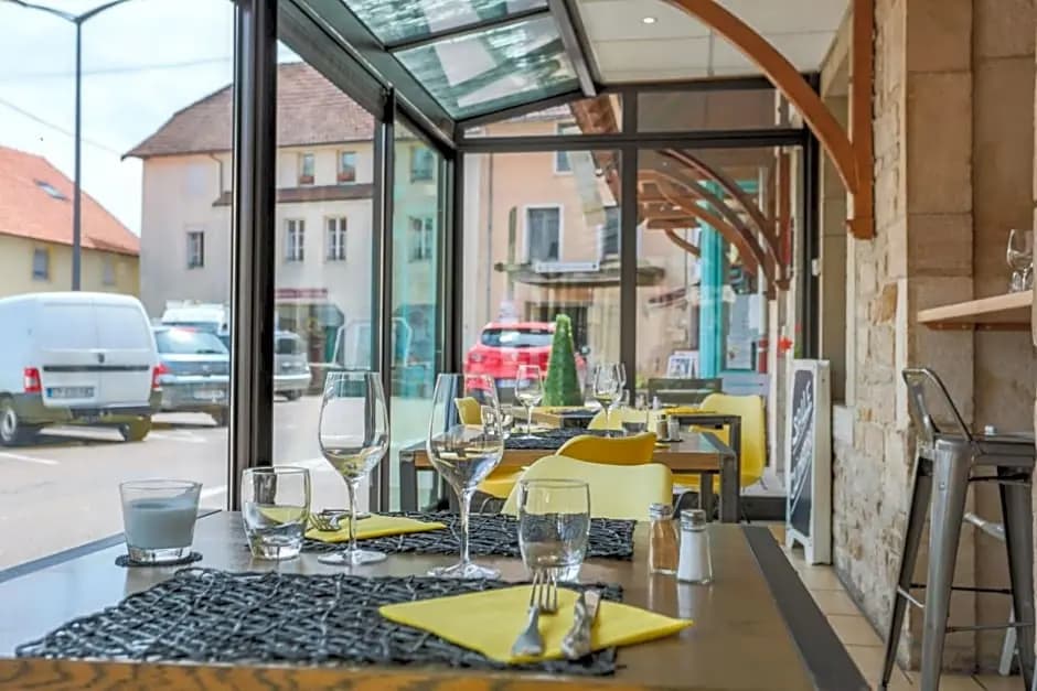 Hotel Du Commerce - Photo 4