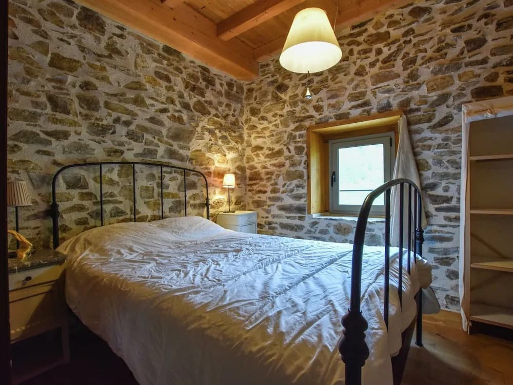 Farmhouse in Pyrenees With Pool - Photo 3