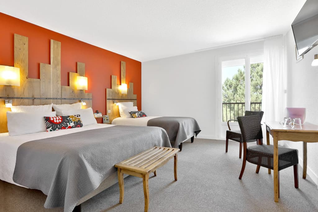 Logis Hotel Le Tropicana - Photo 4