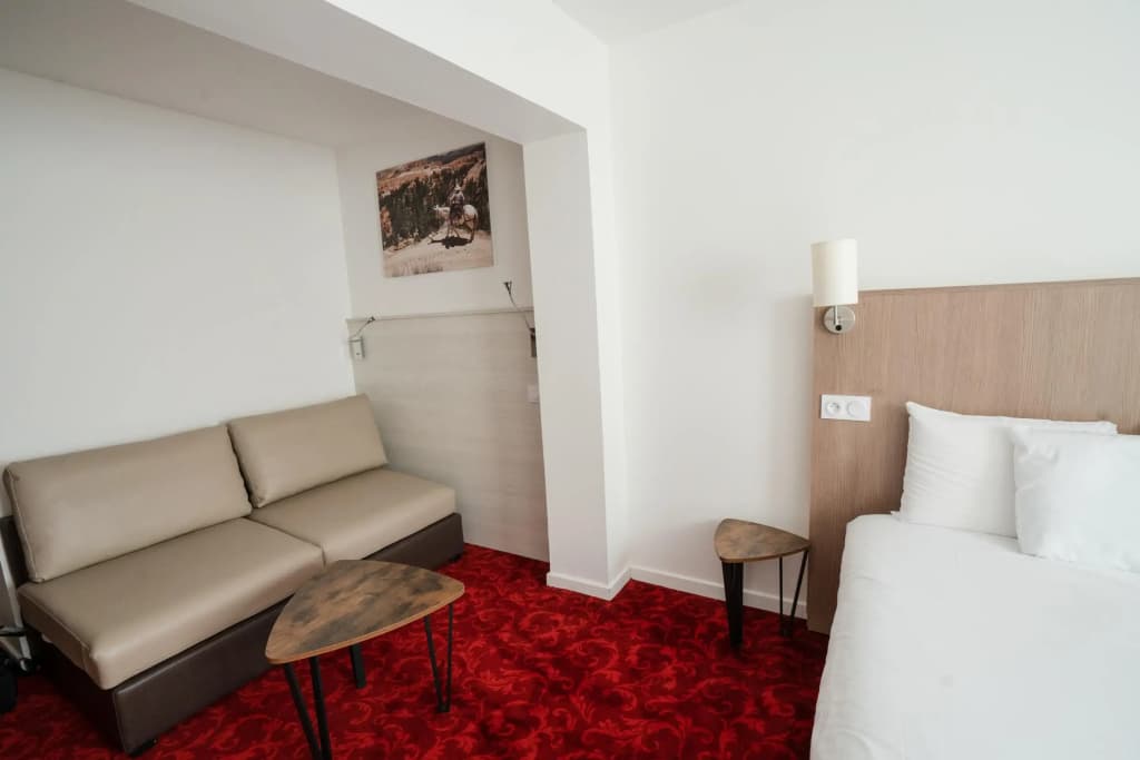 Brit Hotel Essentiel CHOLET - Photo 5