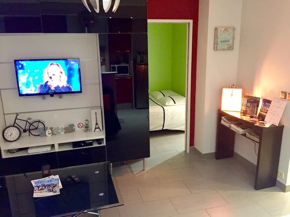 Apartment With one Bedroom in Blois, With Wonderful Lake View, Furnished Balcony and Wifi - Photo 1