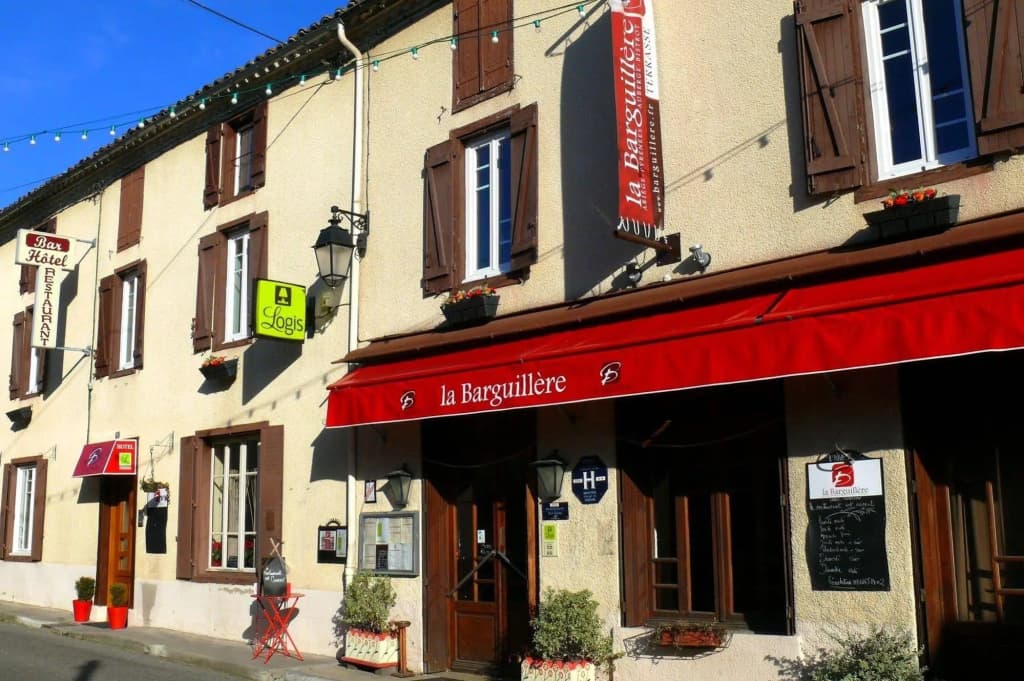 Logis Auberge La Barguillère - Photo 1