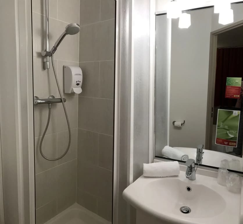 Brit Hotel Essentiel Tours Sud – Chambray-lès-Tours - Miniature 8