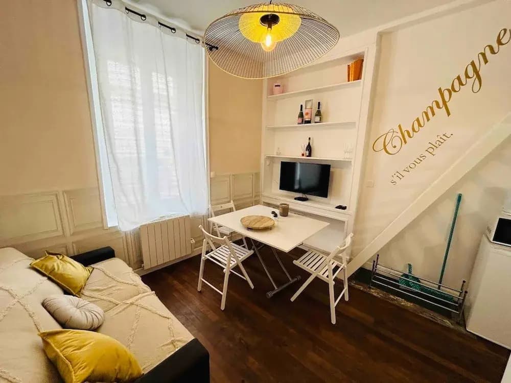 Le Champagne Coquebert Centre-ville - Photo 2