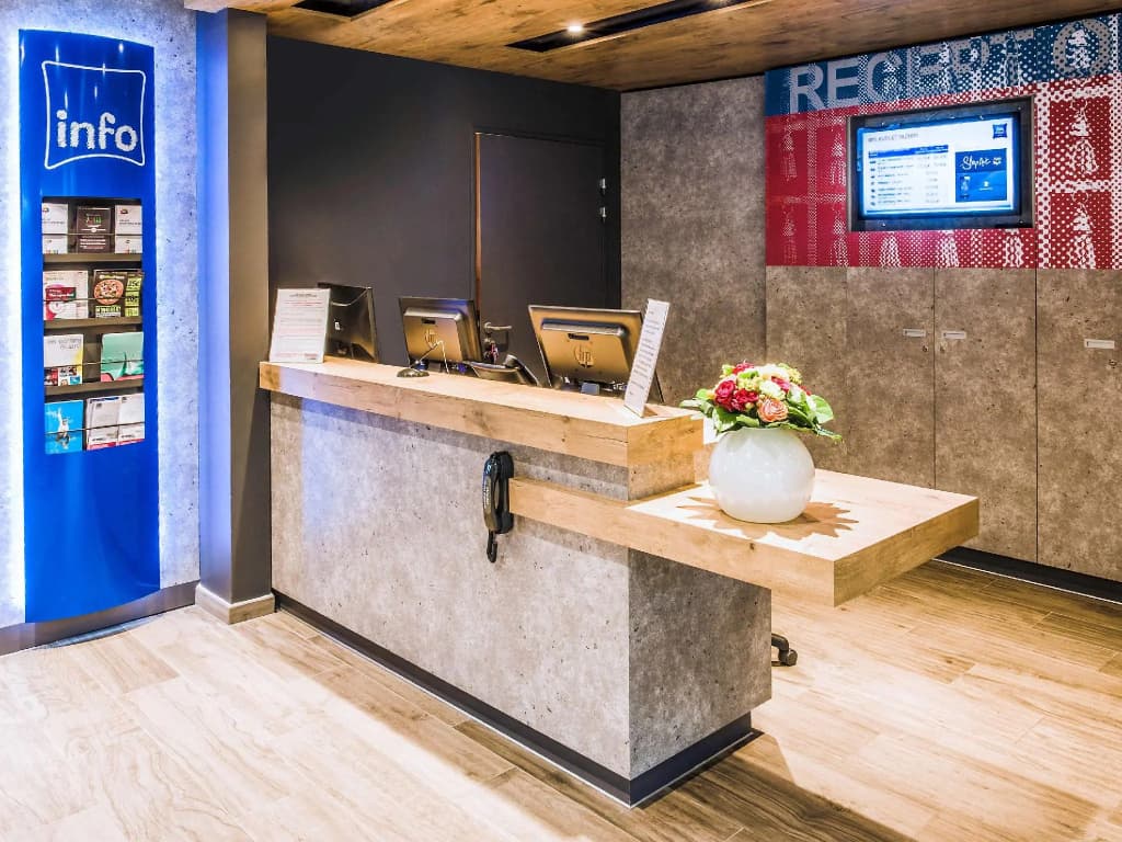 ibis budget Bezons Rives de Seine - Photo 2