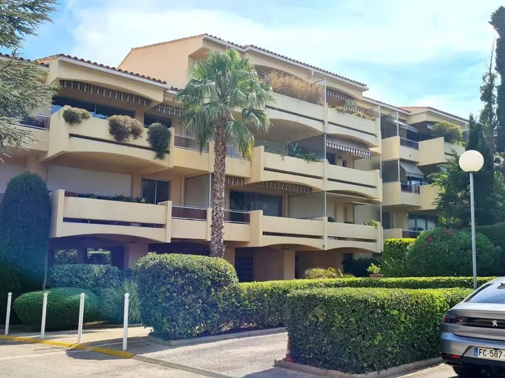 Appartement Le Brusc, 1 pièce, 2 personnes - FR-1-316-250 - Photo 1