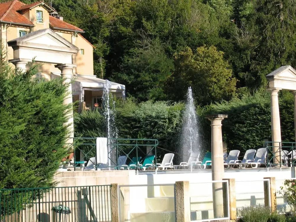 Cosy Flat in a Drome Chateau With Pool - Miniature 6