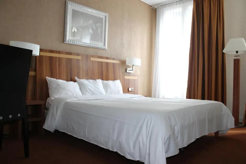 Hotel The Originals du Grand Monarque - Photo 3