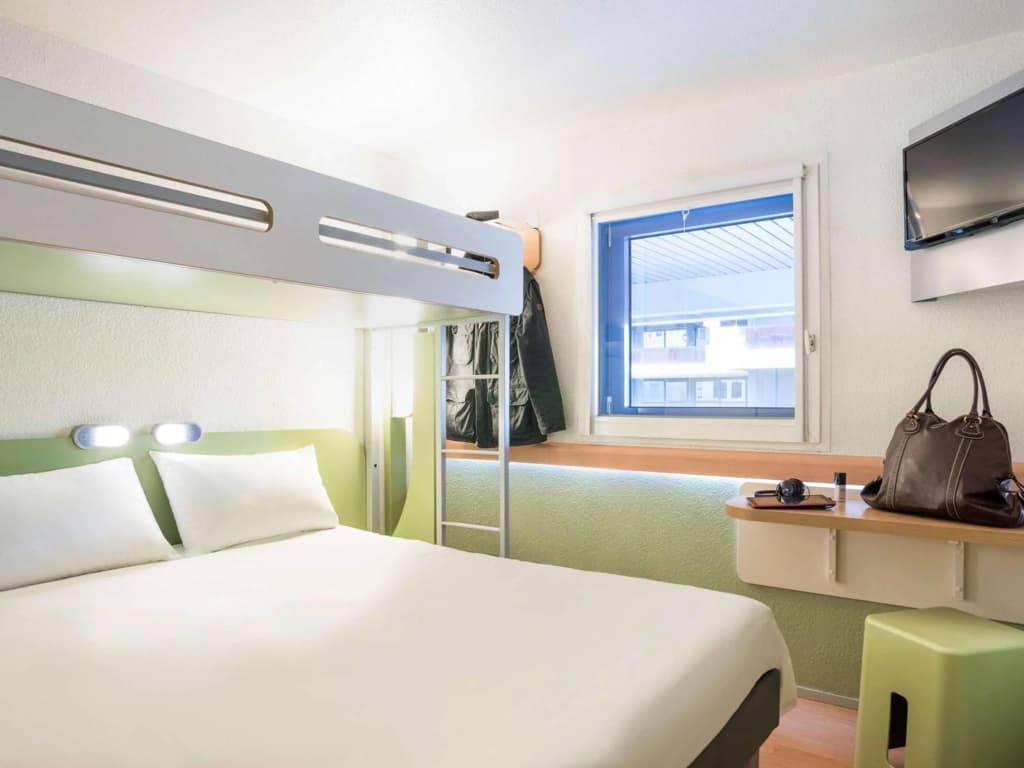 ibis budget Bordeaux Centre Mériadeck - Photo 2