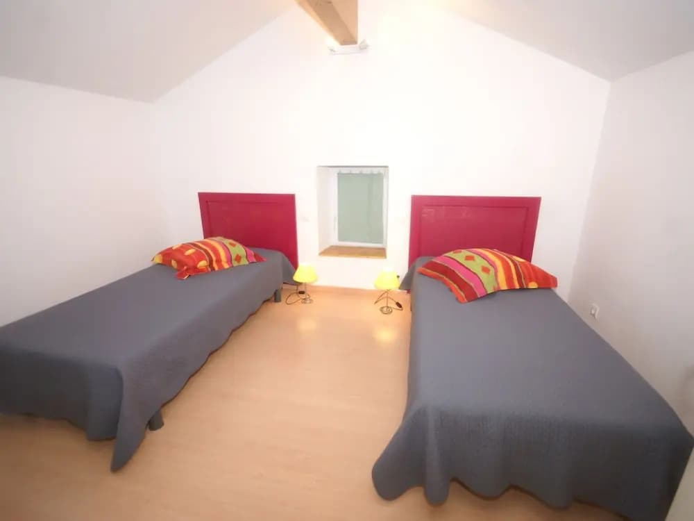 Cozy Holiday Home in Uzer with Swimming Pool - Photo 3