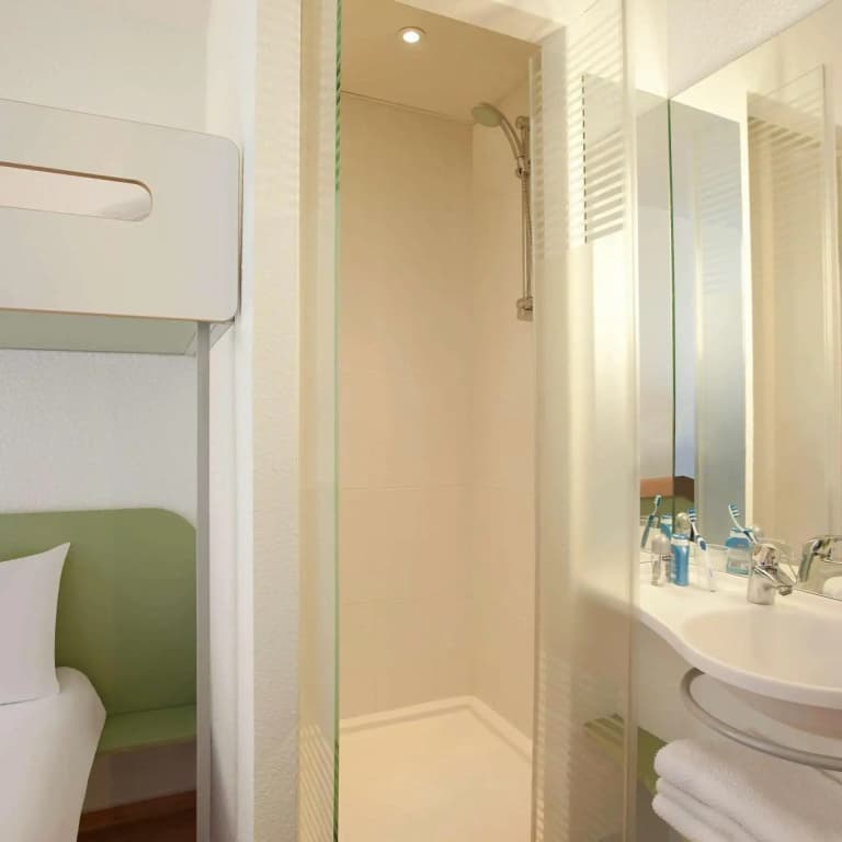 Ibis Budget Biarritz - Anglet - Miniature 8
