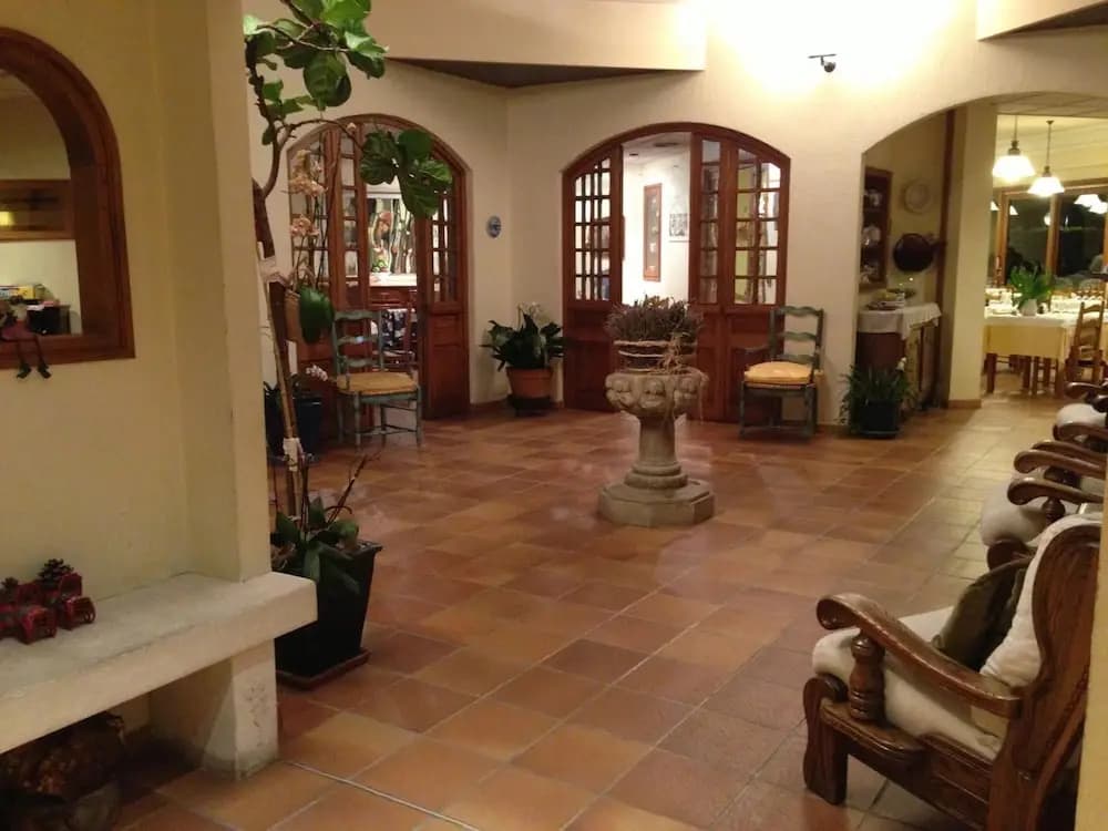 Mas de Vence Hotel & Restaurant - Photo 2