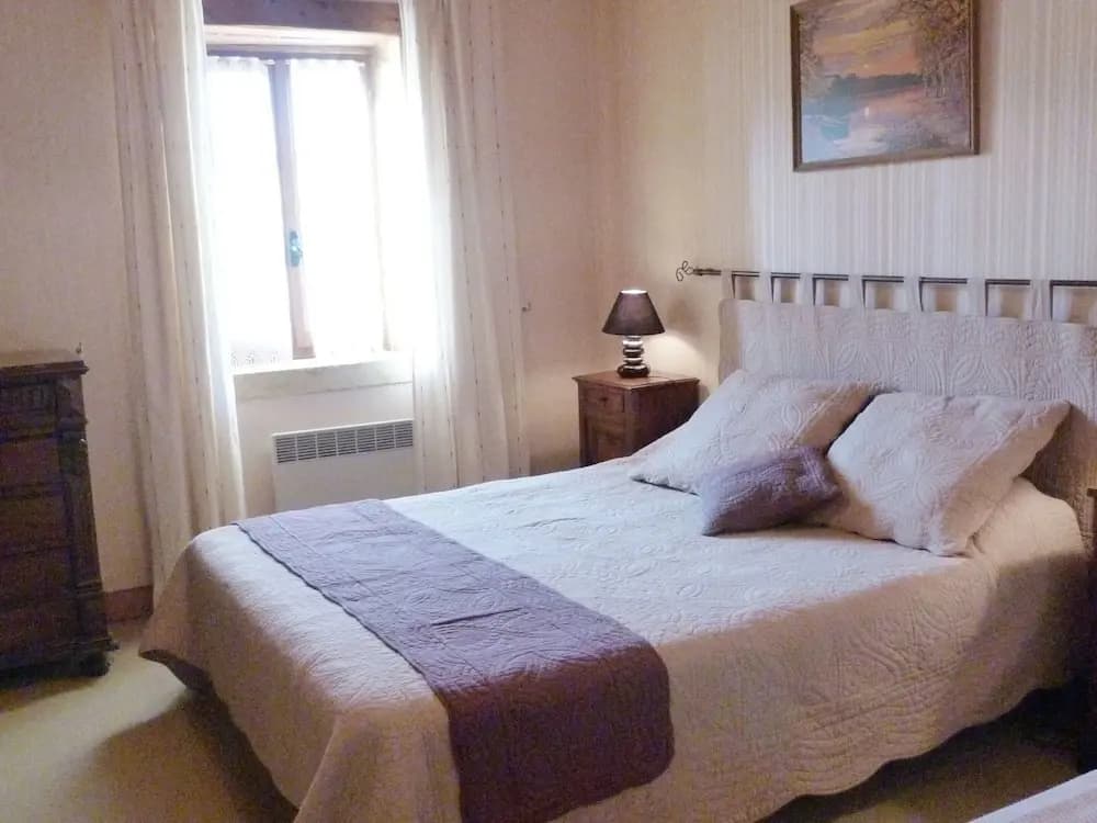 Chic Holiday Home in Siorac-en-perigord With - Photo 3