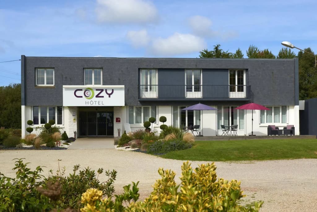 Cozy Hotel - Photo 1