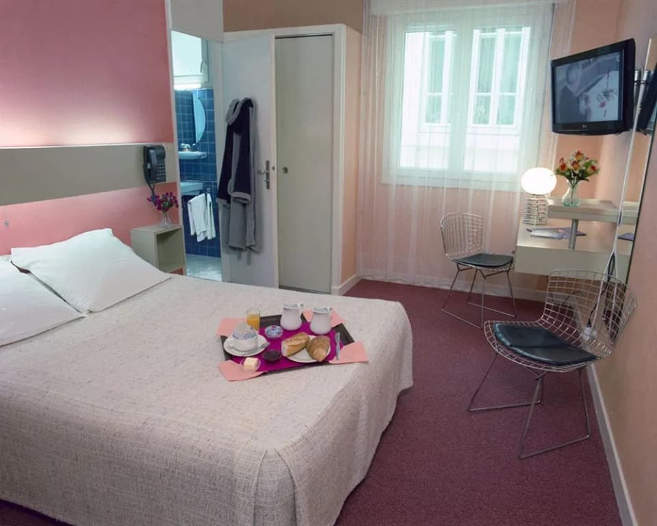 Revotel - Photo 3