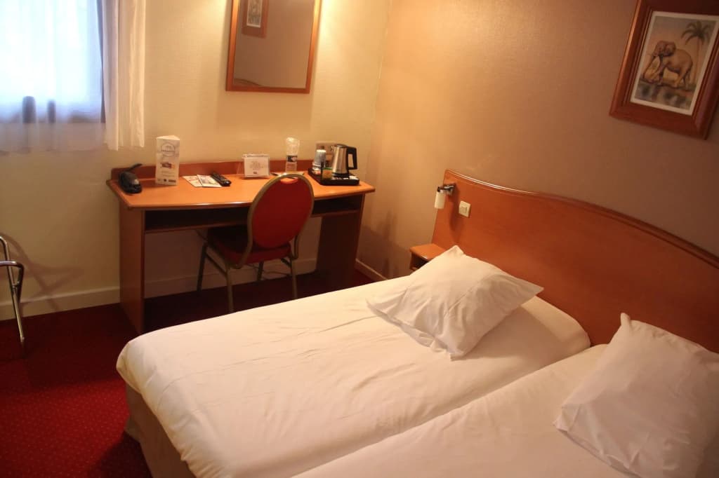 Hôtel Kyriad Saint Quentin en Yvelines - Montigny - Photo 4