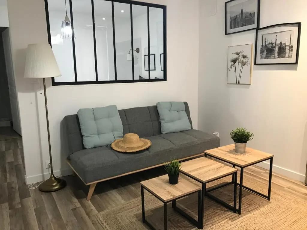 Coquet appartement au centre de Nevers - Miniature 7