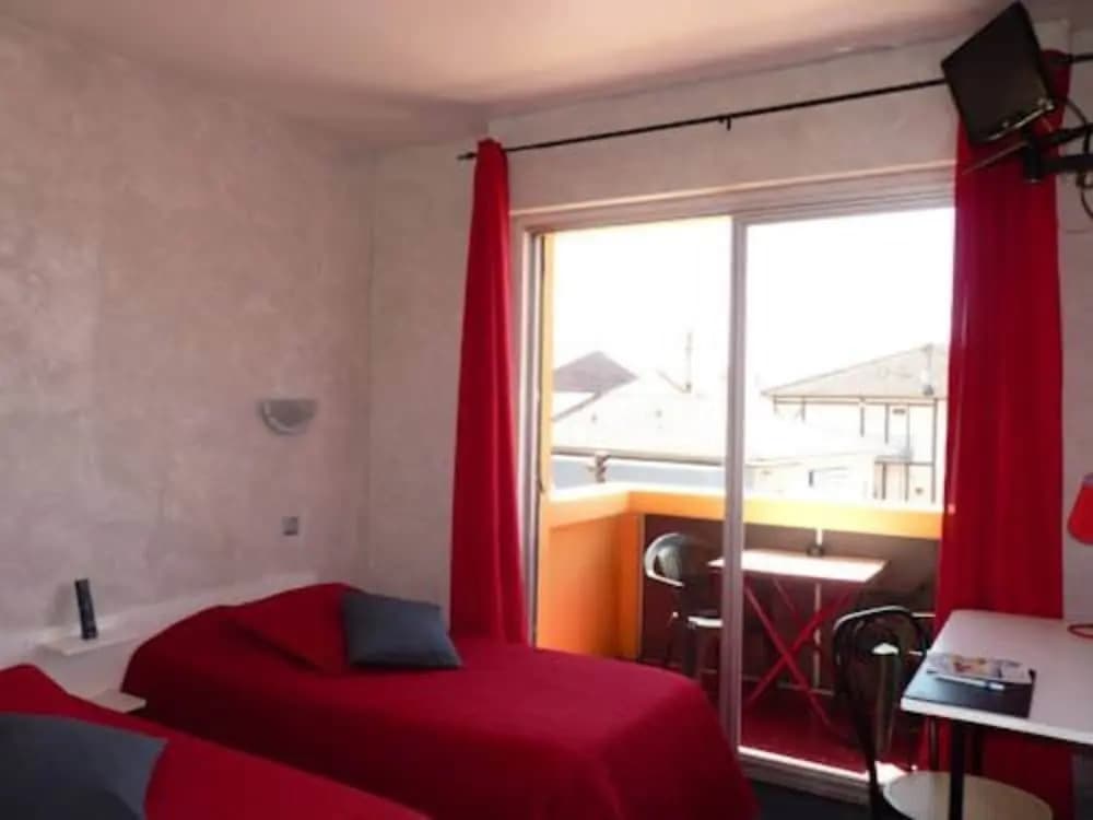 Le Rest In Born - Photo 5
