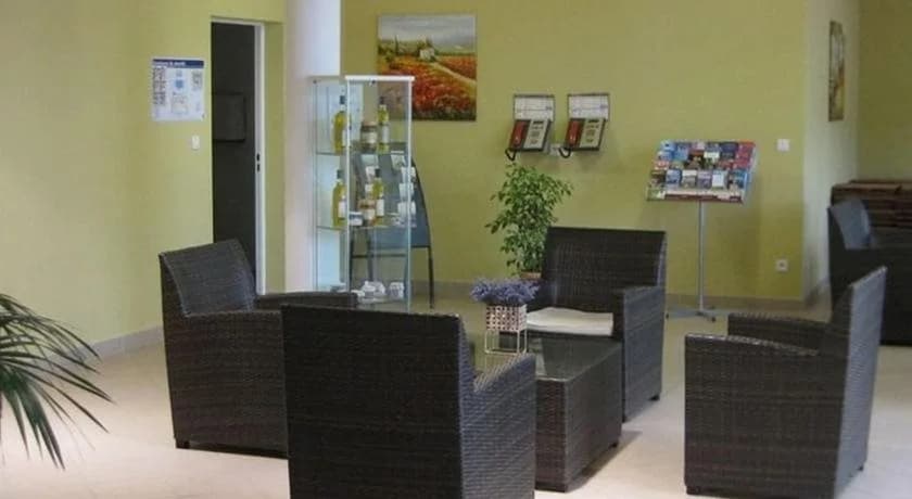 Le Mas des Arènes - Photo 2