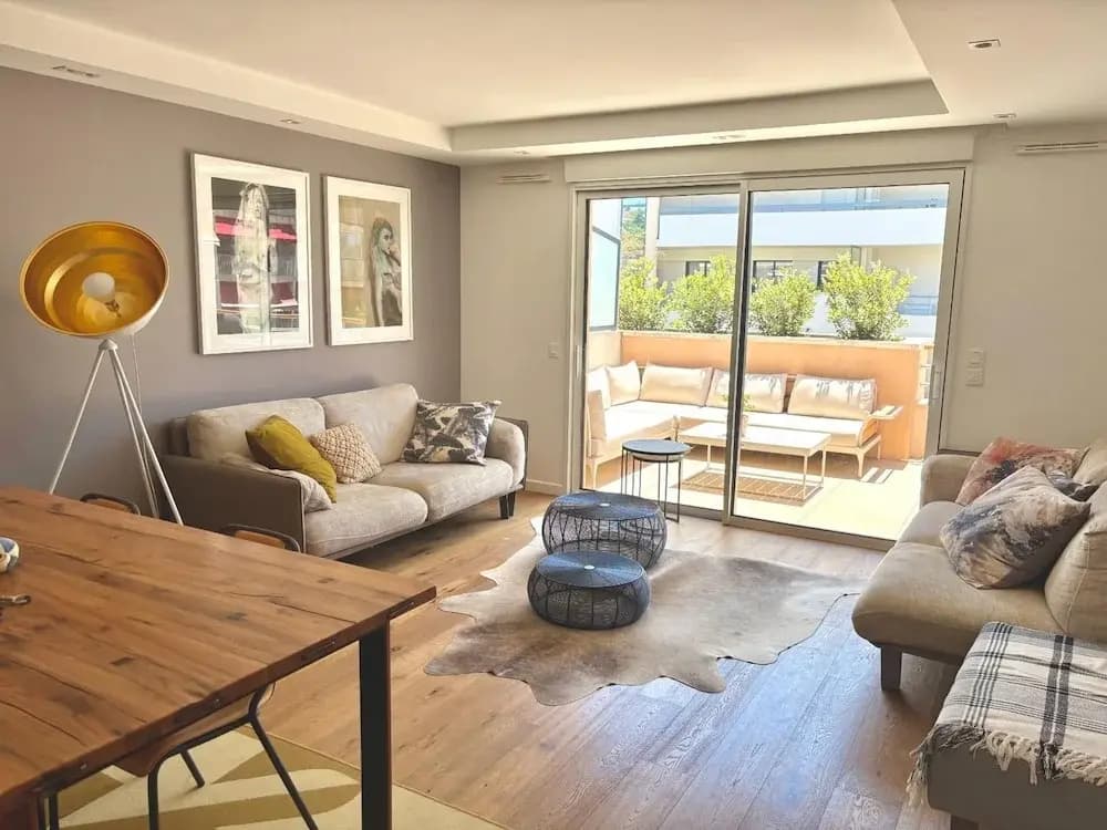 3 Bed Penthouse With Terrace Close to Beach- 2200 - Miniature 6