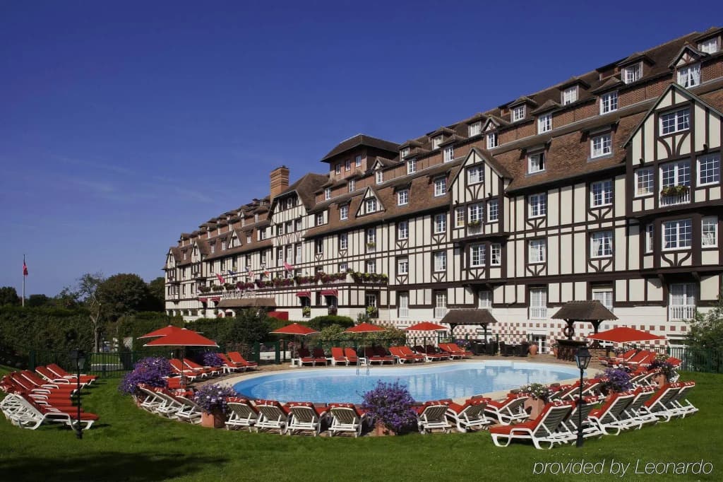 Hôtel Barrière L'Hôtel du Golf Deauville - Miniature 7