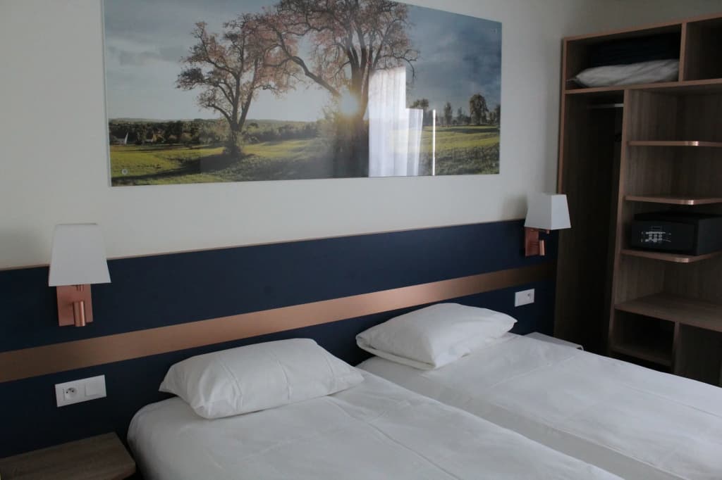 K Hotel - Miniature 6