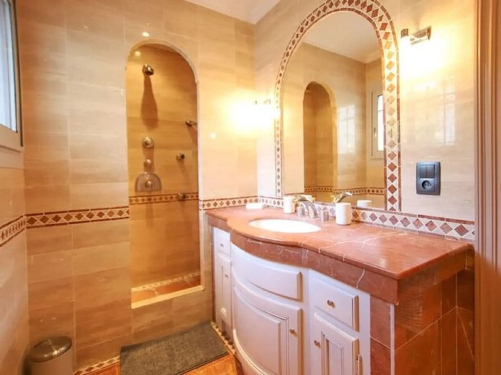 Cheerful Holiday Home in Grimaud With Private Pool - Miniature 7