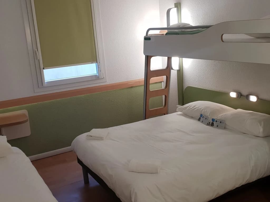 ibis budget Ajaccio - Photo 3