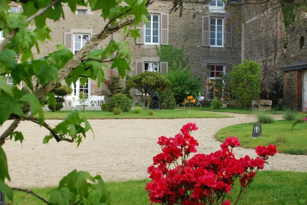Hôtel Victor Hugo - Photo 1