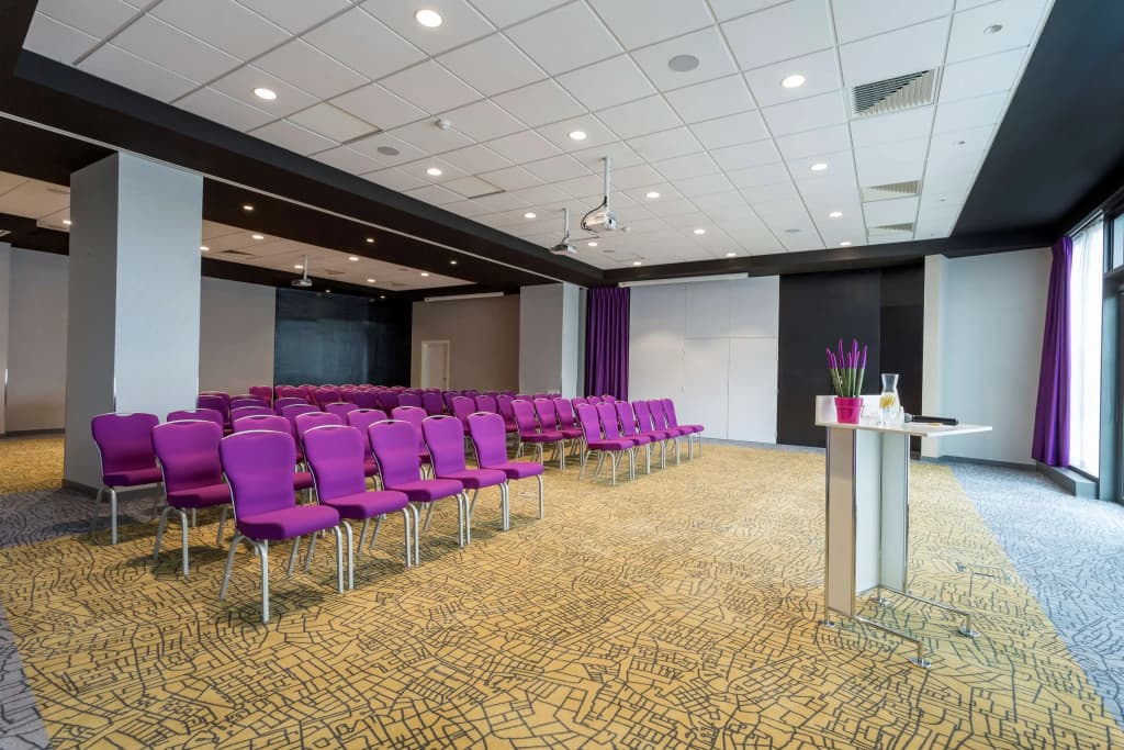 Park Inn by Radisson Lille Grand Stade - Photo 4