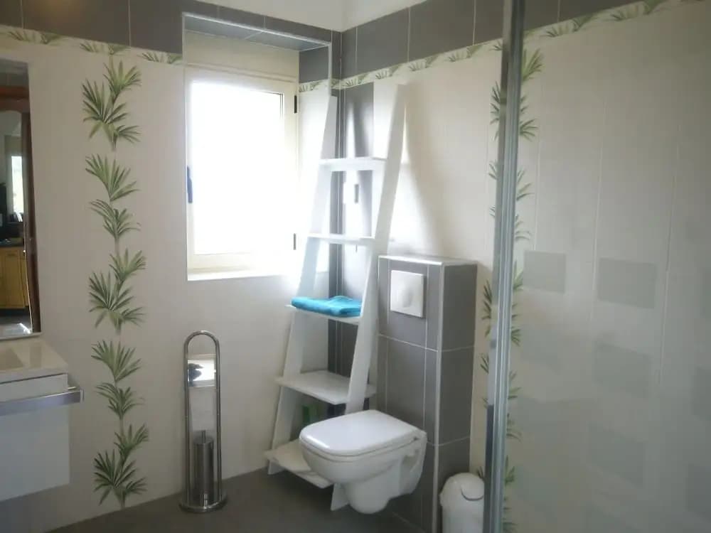 Modern Holiday Home with jacuzzi in Brousse-le-Chateau - Miniature 8