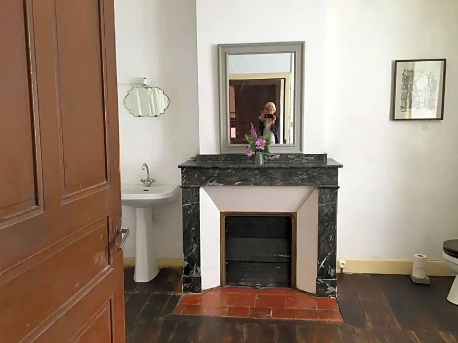 La Maison sur La Rivière - Miniature 8