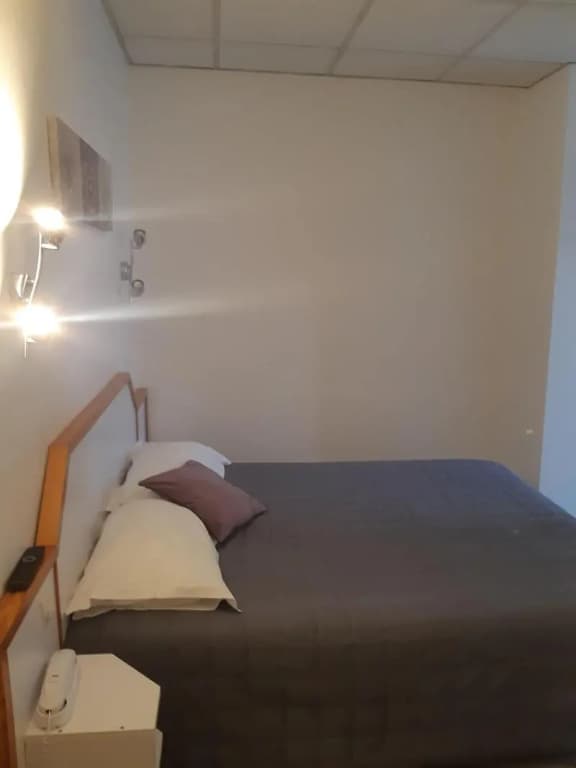 Hotel de La Croix de Malte - Photo 3